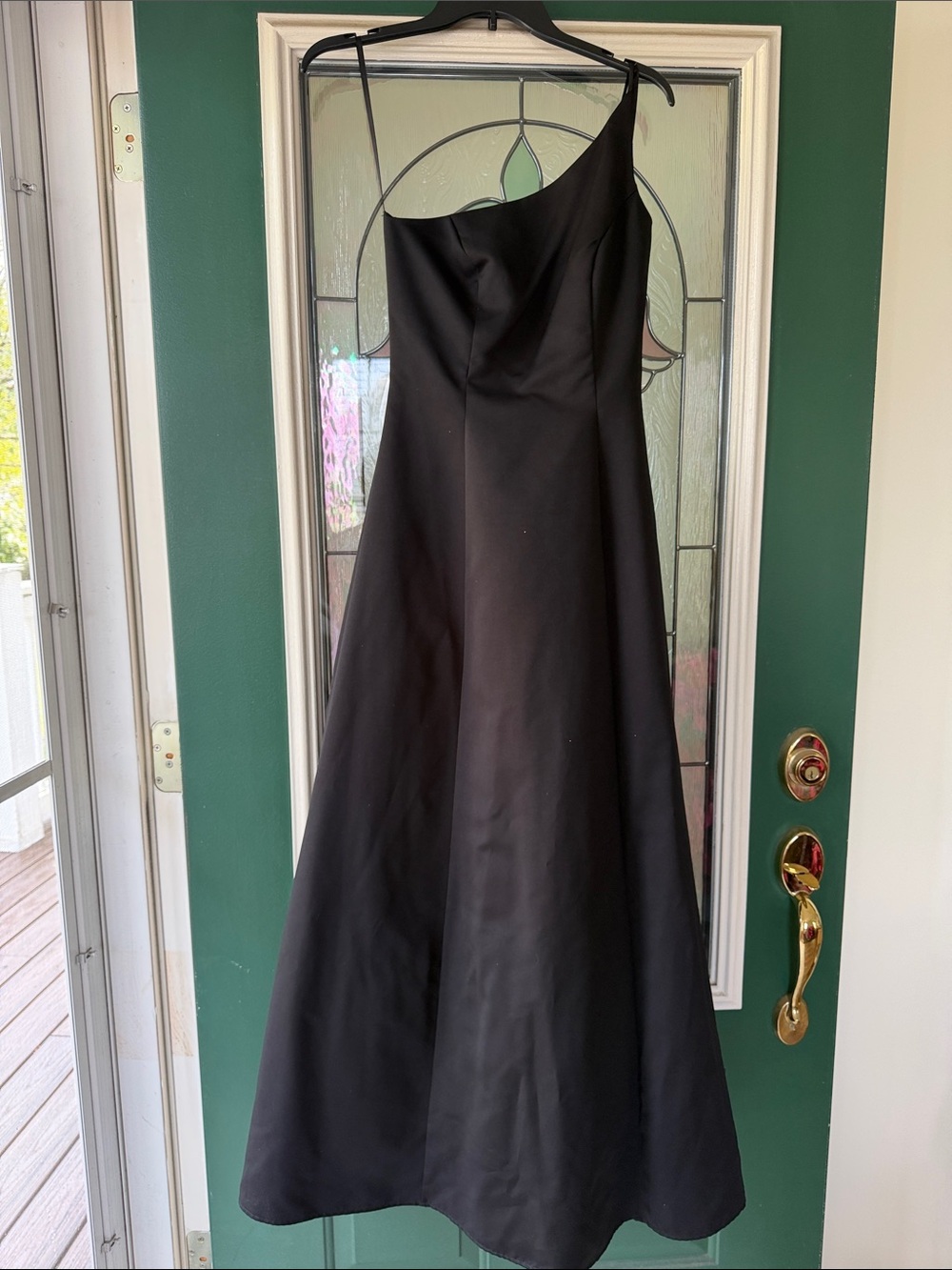 Elegant Black One Shoulder Evening Gown
